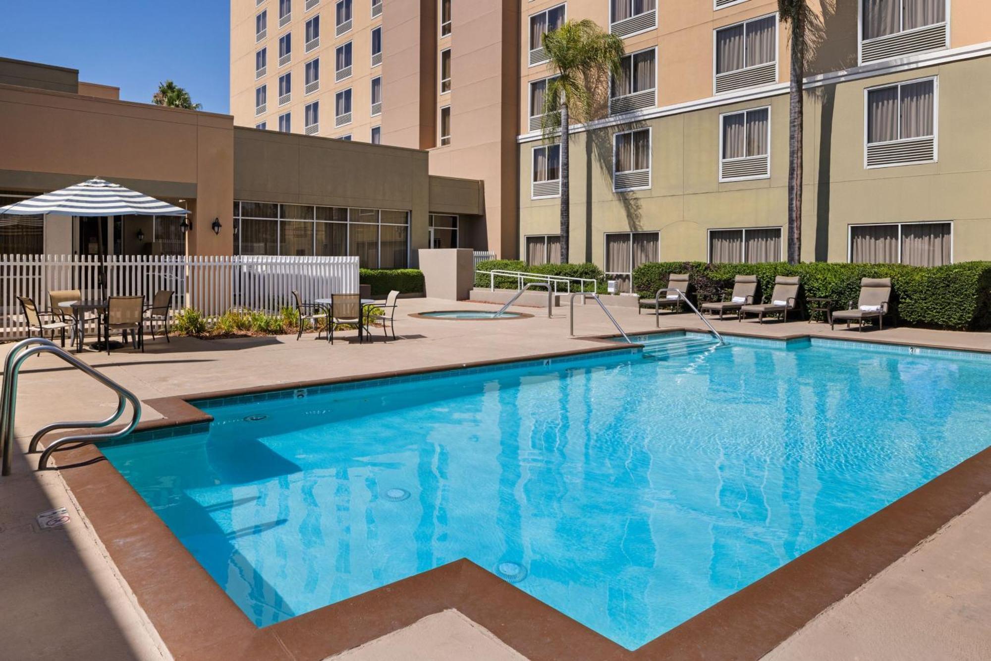 Courtyard By Marriott Baldwin Park Ξενοδοχείο Εξωτερικό φωτογραφία
